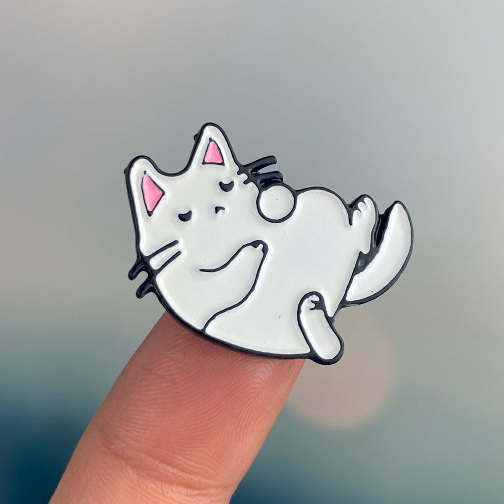 Sleeping White Kitty Cat Enamel Pin/ Brooch Lapel